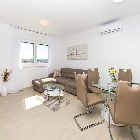 شقة Two-bedroom In *