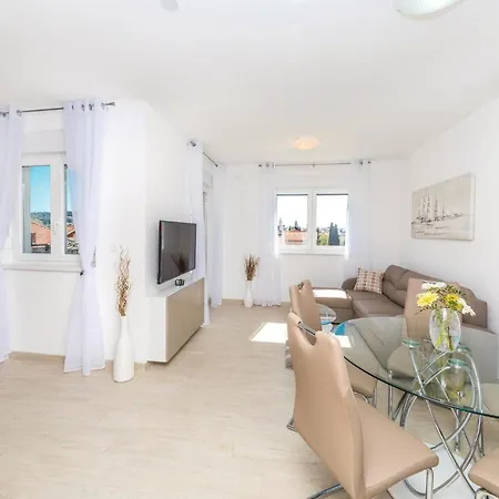 شقة Two-bedroom In تروغير