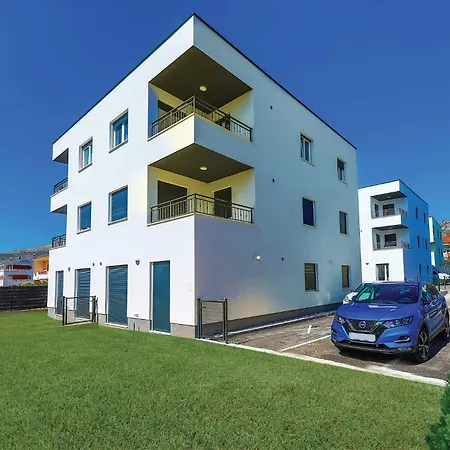 Two-bedroom In Апартаменти *